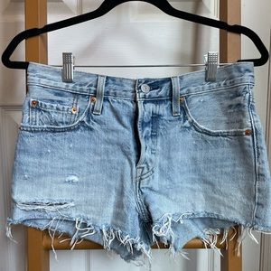 Levi’s jean shorts distressed hem